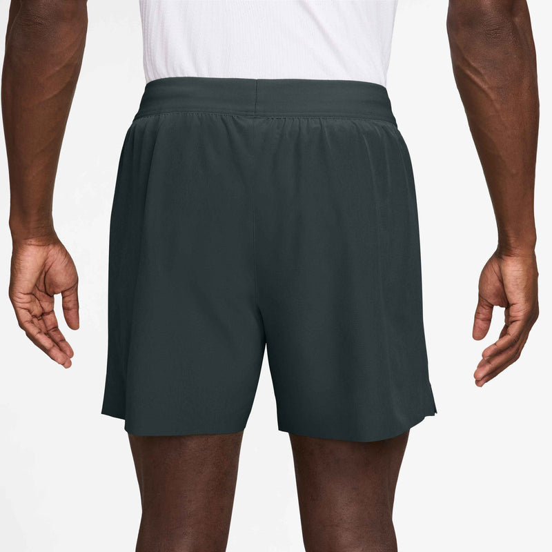 Men's Court Advantage Dri-FIT 6" Tennis Shorts in Black Spruce/White